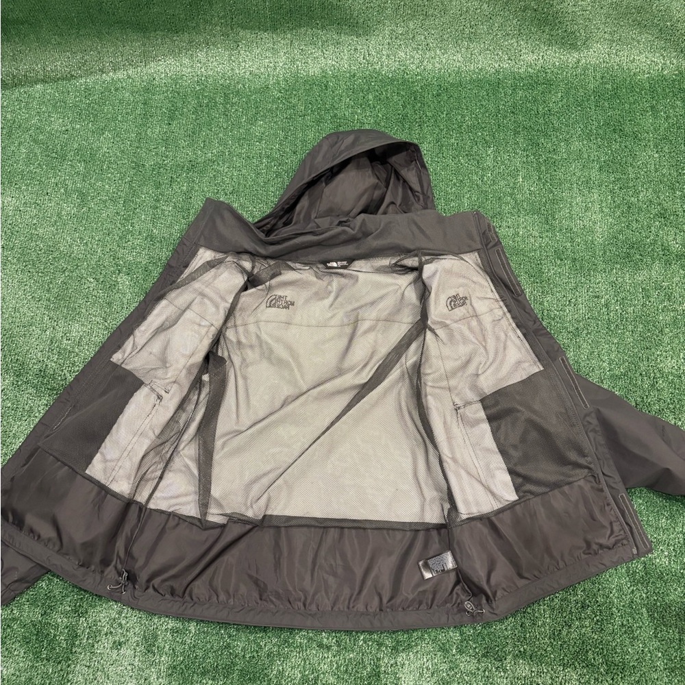 The North Face Men's Triclimate Hooded Rain Shell - Picture 4 of 4